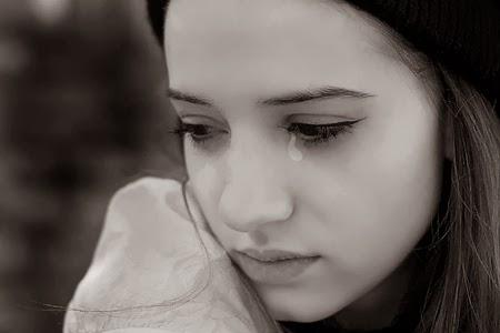 صور حزينة دموع بكاء حزن