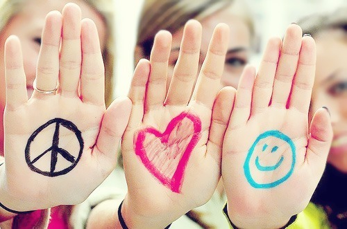 صور قلوب باليد 2016 صور قلوب حب 2017